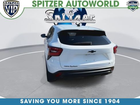 Used 2024 Chevrolet Trax RS FWD image 8