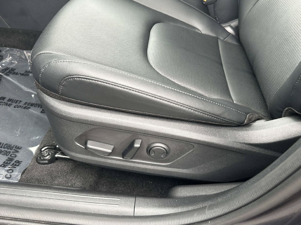 Used 2026 Kia Sportage EX FWD image 16