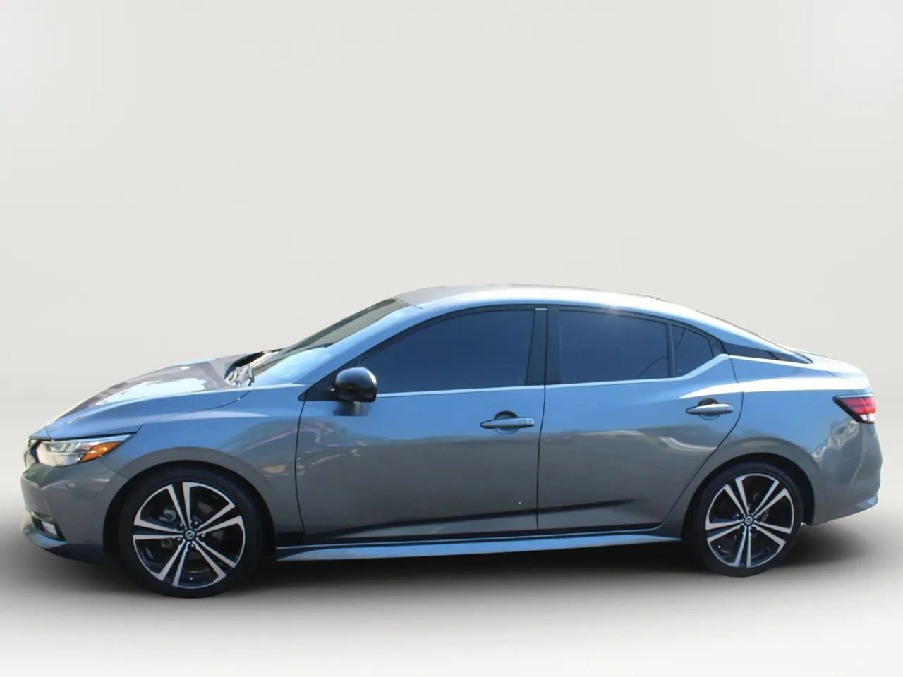 Used 2020 Nissan Sentra SR FWD image 5
