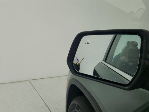 Certified 2023 Chevrolet Traverse LT image 50