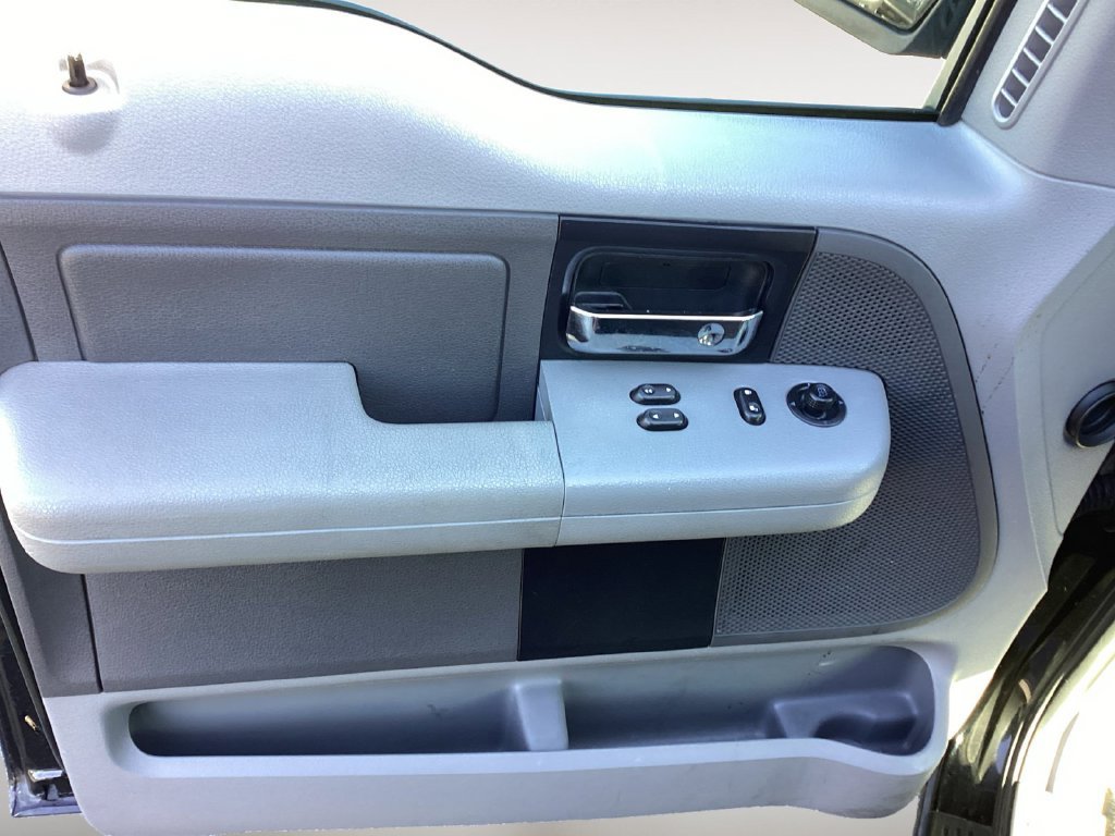 Used 2006 Ford F150 XLT AWD/4WD image 10