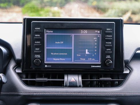 Certified 2020 Toyota RAV4 XLE w/ Carpet Mat Package FWD image 17