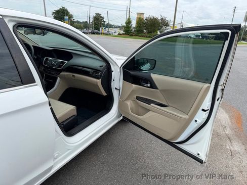 Used 2016 Honda Accord LX image 12