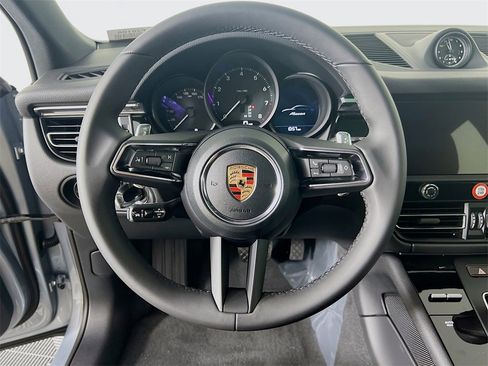 New 2026 Porsche Macan image 12