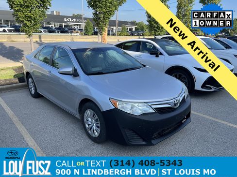 Used 2014 Toyota Camry LE FWD image 1