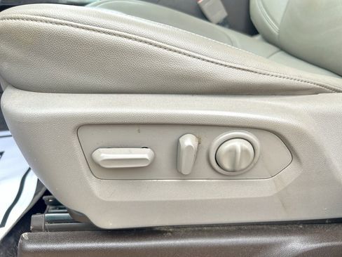 Used 2022 Chevrolet Silverado 2500 LTZ w/ LTZ Convenience Package image 17