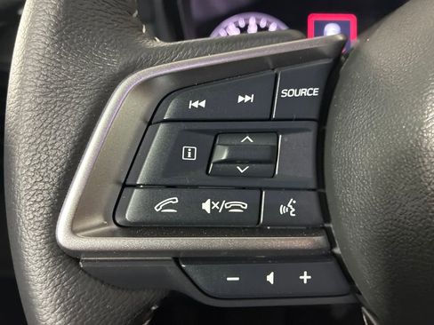 Used 2025 Subaru Outback Premium AWD/4WD image 11