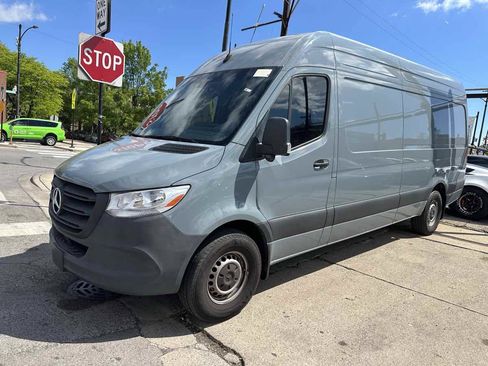 Used 2024 Mercedes-Benz Sprinter 2500 w/ Acoustic Package image 2