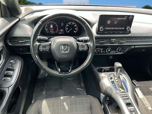 Used 2023 Honda HR-V Sport image 9