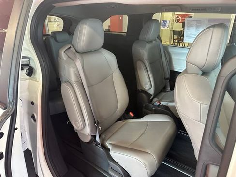 Certified 2025 Toyota Sienna XLE AWD/4WD image 13