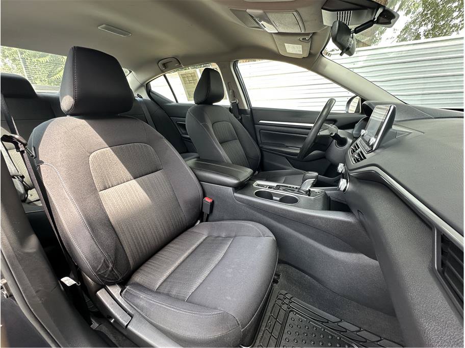 Used 2022 Nissan Altima 2.5 SV AWD/4WD image 15