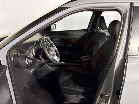 Used 2021 Nissan Kicks SR FWD image 11