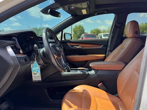 Used 2021 Cadillac XT5 Premium Luxury w/ LPO, Floor Liner Package FWD image 6