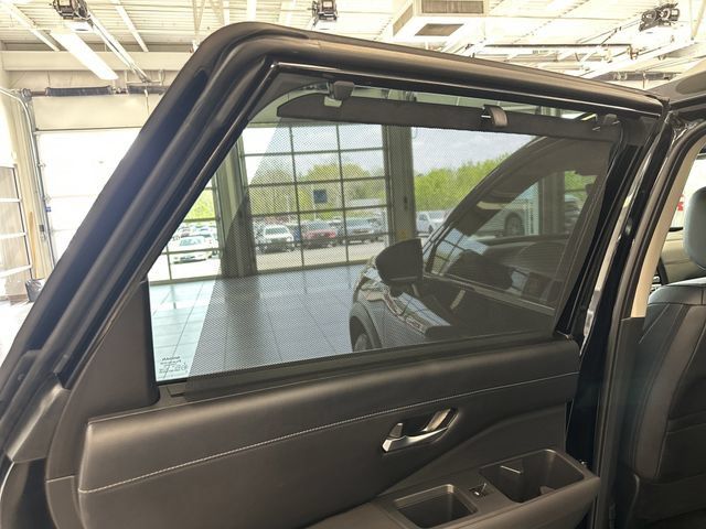 Used 2025 Nissan Pathfinder SL AWD/4WD image 28