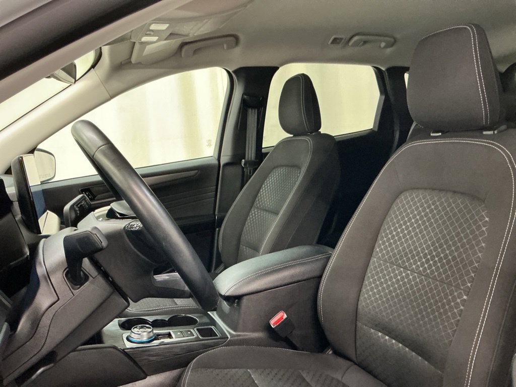 Used 2024 Ford Escape Active w/ Tech Pack #1 AWD/4WD image 17