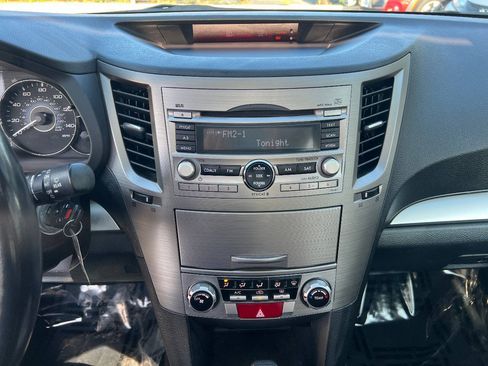 Used 2010 Subaru Outback 2.5i Premium AWD/4WD image 33