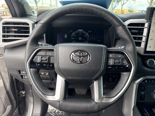 Used 2024 Toyota Sequoia Platinum AWD/4WD image 30