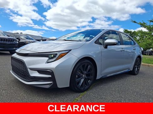 Used 2024 Toyota Corolla SE FWD image 3