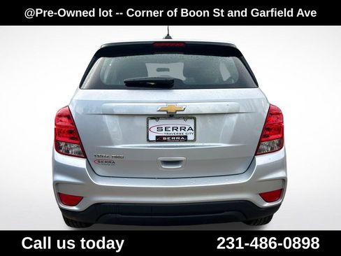 Used 2020 Chevrolet Trax LS AWD/4WD image 4