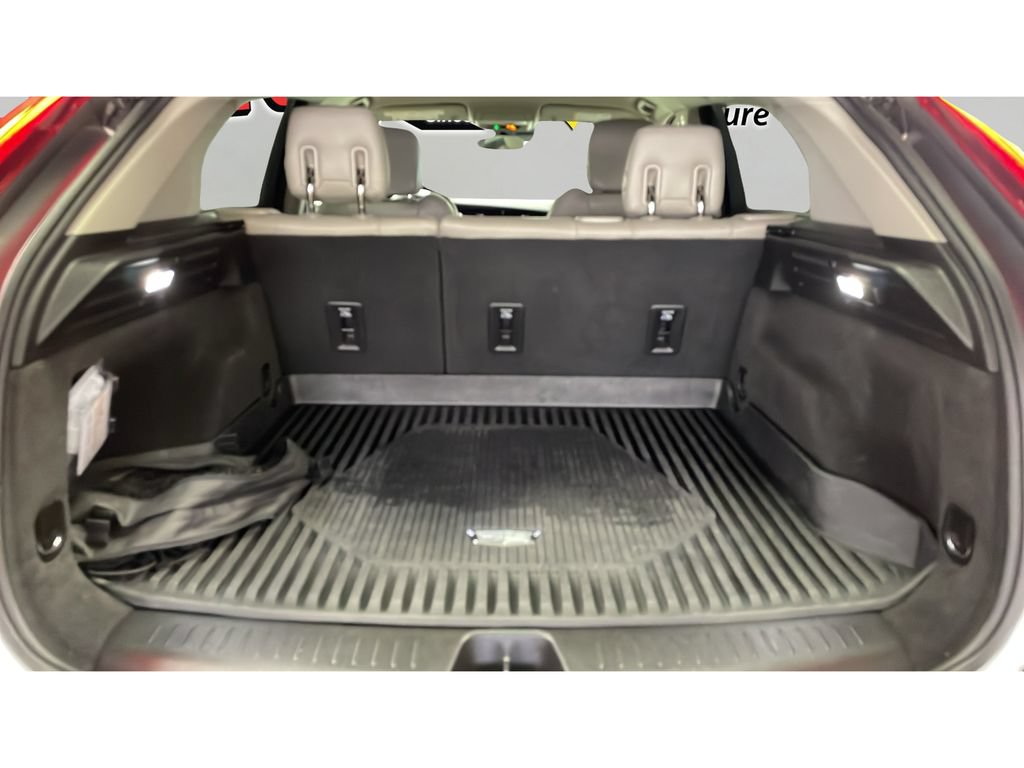 Used 2022 Cadillac XT4 Luxury w/ Trailering Package AWD/4WD image 16