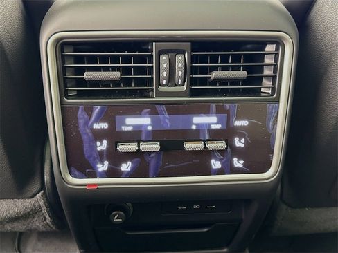 New 2025 Porsche Cayenne Coupe image 27