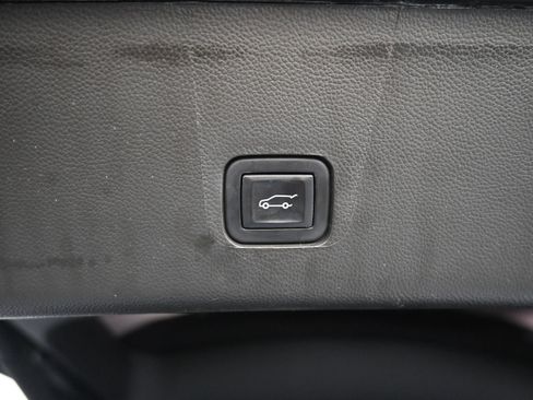Used 2023 Chevrolet Traverse RS AWD/4WD image 33