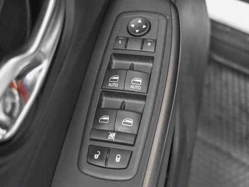 Used 2022 Jeep Cherokee Trailhawk image 20