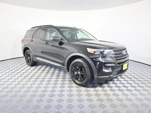 Used 2023 Ford Explorer XLT w/ Class IV Trailer Tow Package AWD/4WD image 9