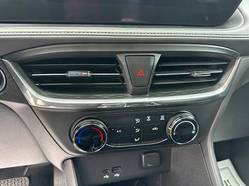 Used 2025 Buick Encore GX Preferred FWD image 27
