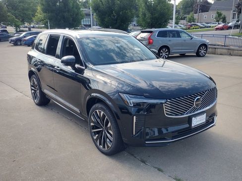 New 2025 Volvo XC90 B6 Plus image 3