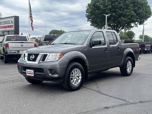 Used 2017 Nissan Frontier SV AWD/4WD image 3