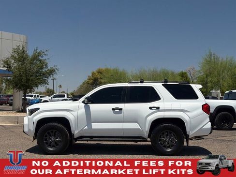 Used 2025 Toyota 4Runner SR5 AWD/4WD image 13