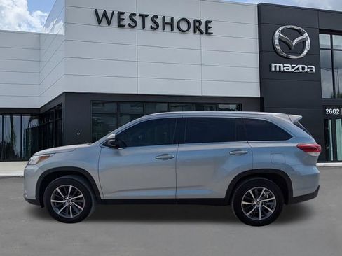 Used 2019 Toyota Highlander XLE FWD image 6
