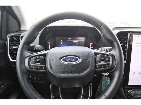 Used 2025 Ford Ranger XLT w/ Equipment Group 301A High AWD/4WD image 17