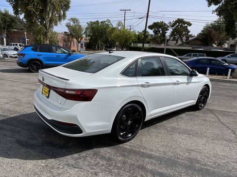 New 2026 Volkswagen Jetta SE FWD image 3