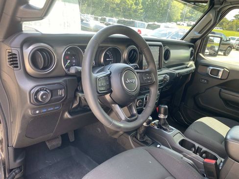 Used 2023 Jeep Wrangler Unlimited w/ Cold Weather Group AWD/4WD image 26