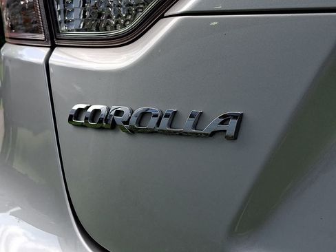 Used 2023 Toyota Corolla LE FWD image 9