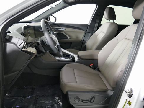 Used 2025 Audi Q5 Premium w/ Convenience Package image 13