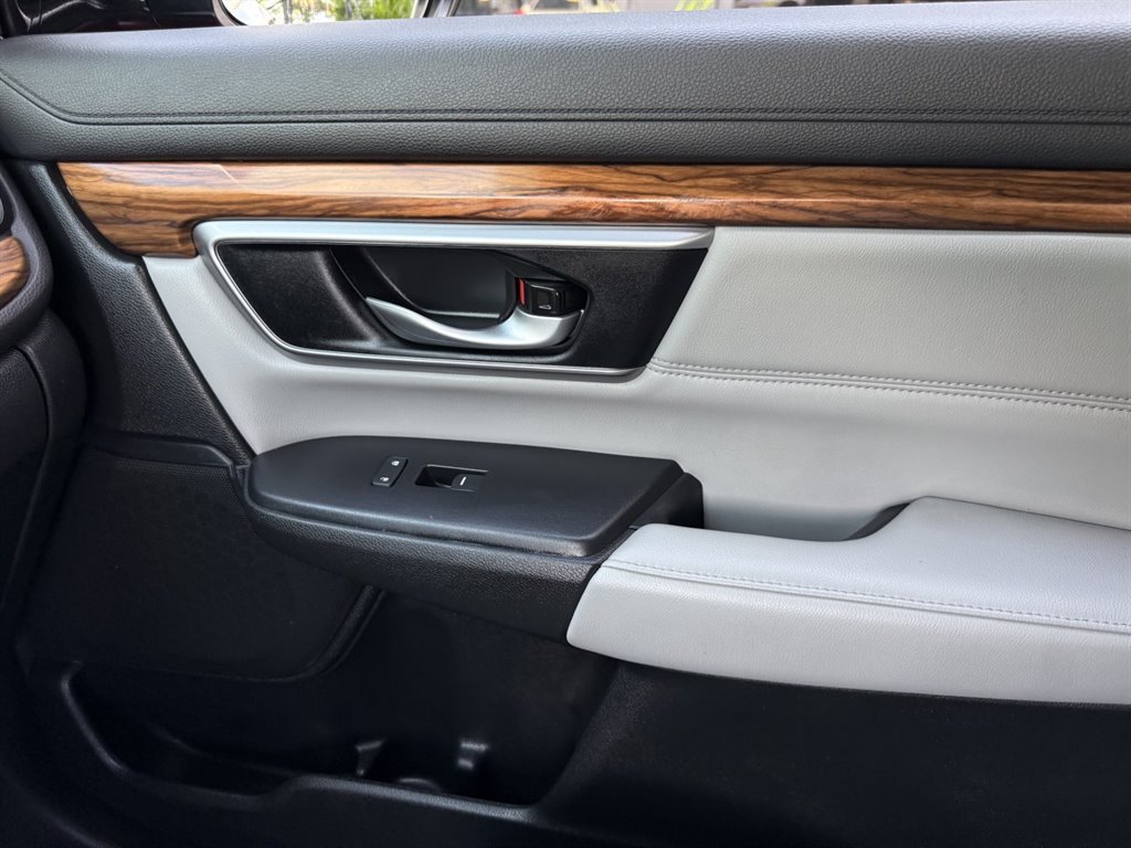 Used 2020 Honda CR-V Touring image 30