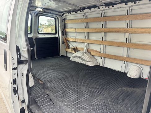 Used 2019 Chevrolet Express 2500 w/ Driver Convenience Package image 9