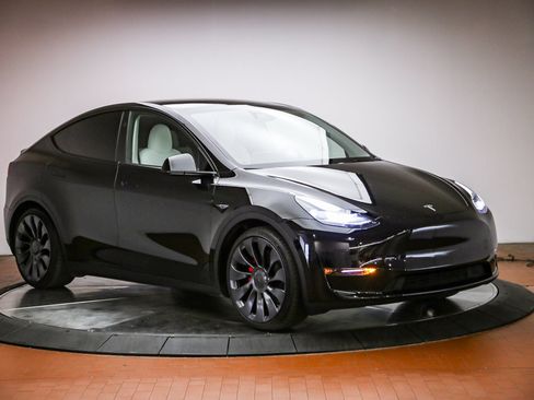 Used 2024 Tesla Model Y Performance AWD/4WD image 6