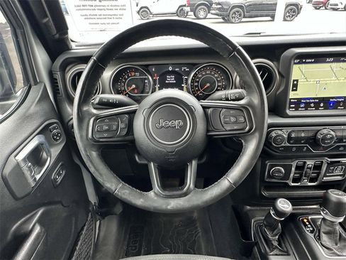Used 2022 Jeep Gladiator Willys image 17