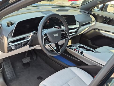 Used 2024 Cadillac Lyriq Sport RWD image 9