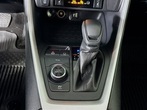 Used 2023 Toyota RAV4 XLE w/ Convenience Package AWD/4WD image 14