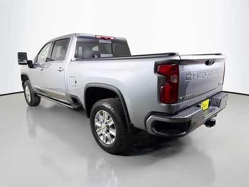 Used 2024 Chevrolet Silverado 2500 High Country w/ Technology Package AWD/4WD image 8