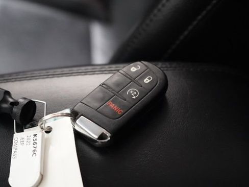 Used 2022 Jeep Compass Latitude image 39