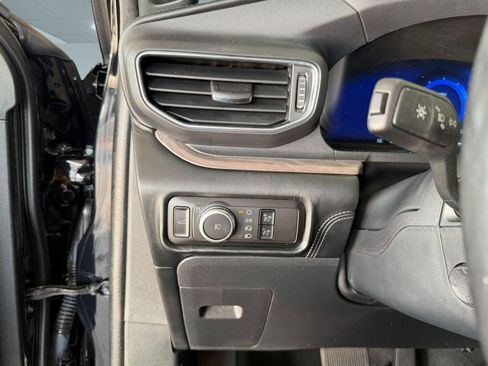 Used 2022 Ford Explorer Platinum w/ Equipment Group 601A AWD/4WD image 30