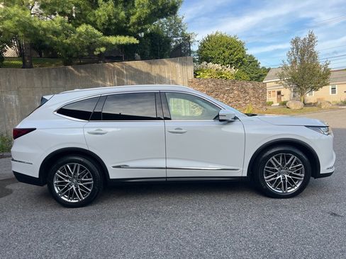 Used 2023 Acura MDX SH-AWD w/ Advance Package image 6