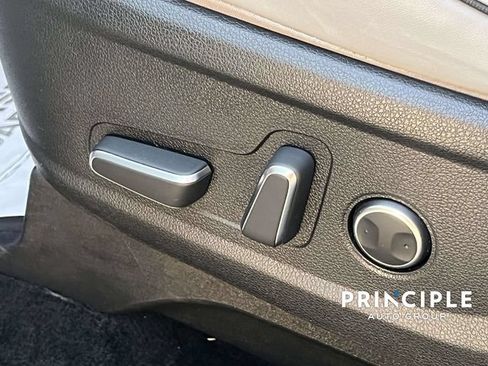 Used 2025 Hyundai Palisade SEL AWD/4WD image 16