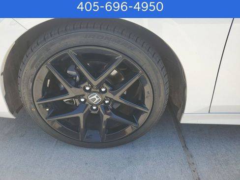 Used 2023 Honda Civic Sport image 11